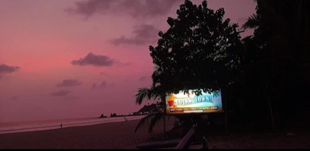 Hotel Cocks Town Arambol Exterior foto